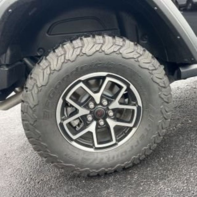 2025 Jeep Wrangler Rubicon - 22938943 - 19