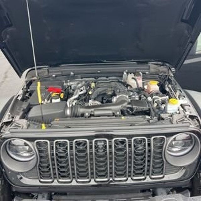 2025 Jeep Wrangler Rubicon - 22938943 - 21