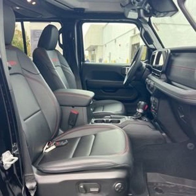 2025 Jeep Wrangler Rubicon - 22938943 - 24