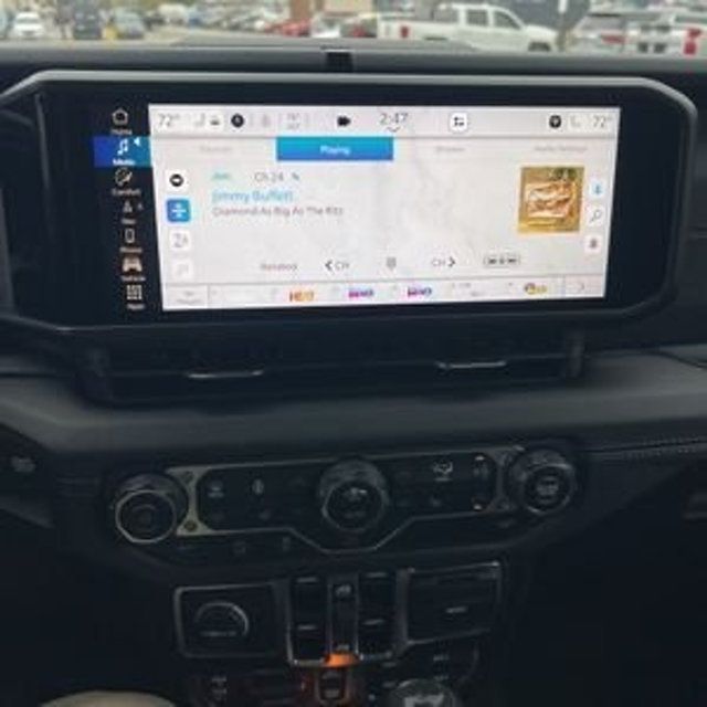 2025 Jeep Wrangler Rubicon - 22938943 - 28