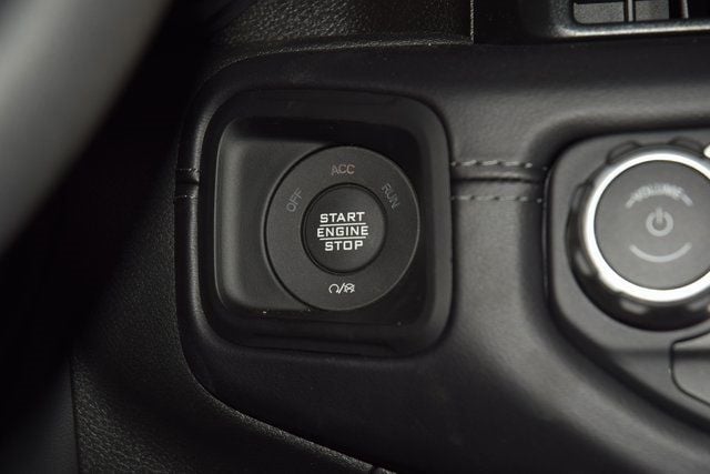 2025 Jeep Wrangler Rubicon - 22938943 - 37