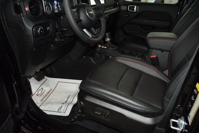 2025 Jeep Wrangler Rubicon - 22938943 - 42