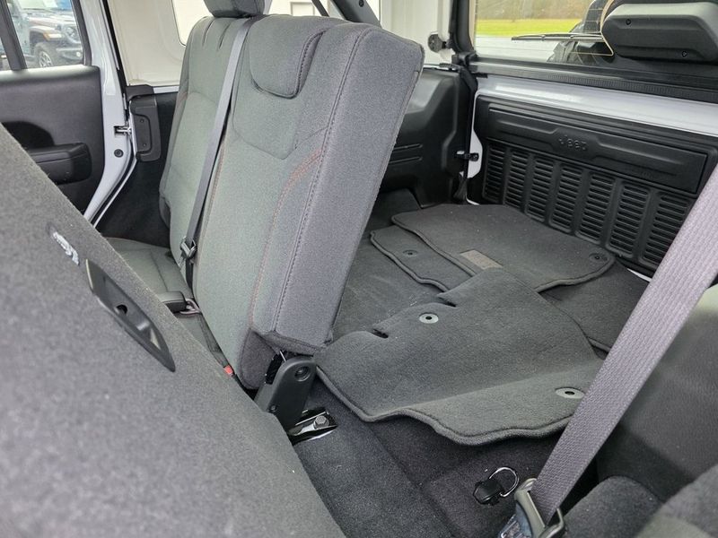 2025 Jeep Wrangler Rubicon - 22990403 - 13