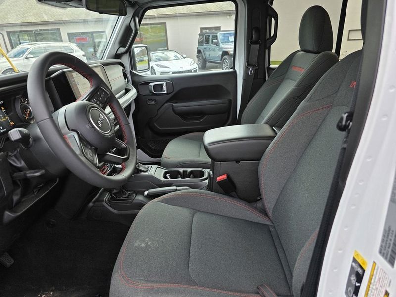 2025 Jeep Wrangler Rubicon - 22990403 - 22