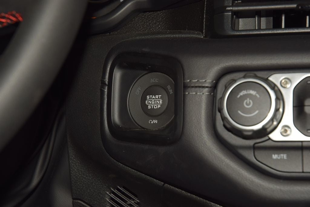 2025 Jeep Wrangler Rubicon - 22990403 - 33