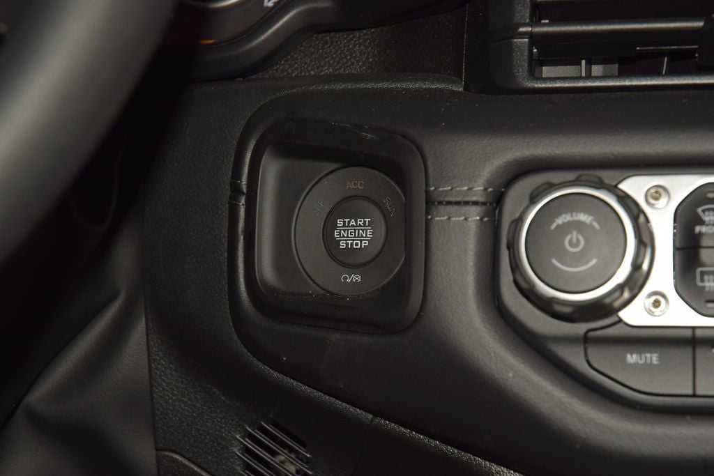 2025 Jeep Wrangler Rubicon - 22996921 - 33