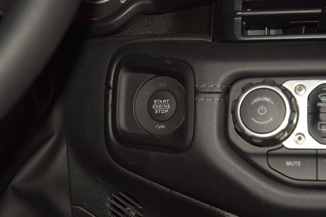 2025 Jeep Wrangler Rubicon - 22996921 - 33