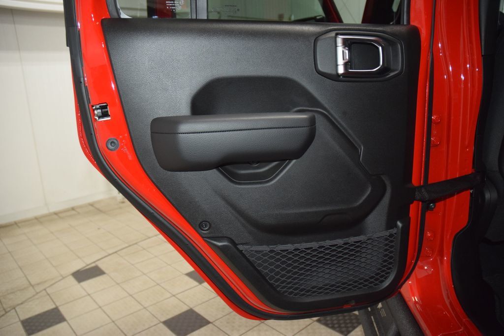 2025 Jeep Wrangler Rubicon - 22996921 - 41