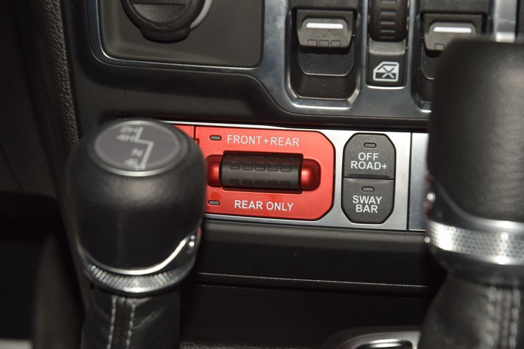 2025 Jeep Wrangler Rubicon - 23068981 - 32