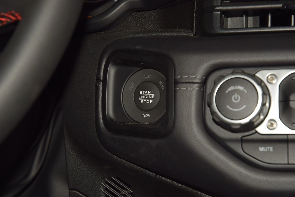 2025 Jeep Wrangler Rubicon - 23068981 - 33