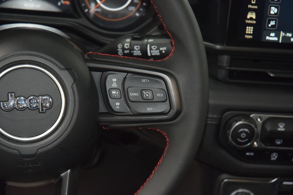 2025 Jeep Wrangler Rubicon - 23068981 - 36
