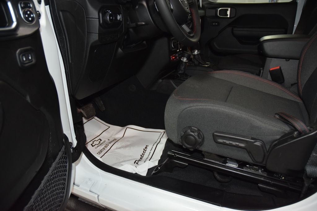 2025 Jeep Wrangler Rubicon - 23068981 - 37