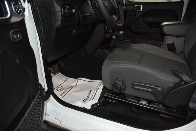 2025 Jeep Wrangler Rubicon - 23068981 - 37