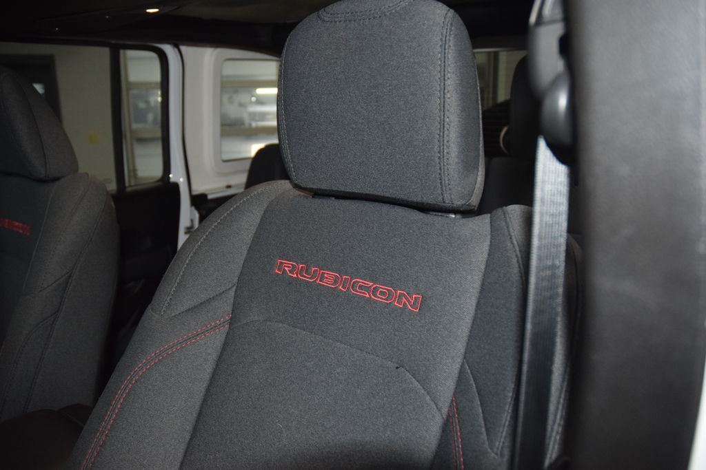 2025 Jeep Wrangler Rubicon - 23068981 - 38