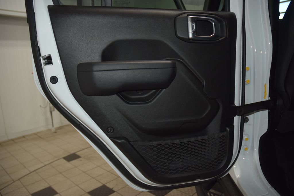 2025 Jeep Wrangler Rubicon - 23068981 - 40