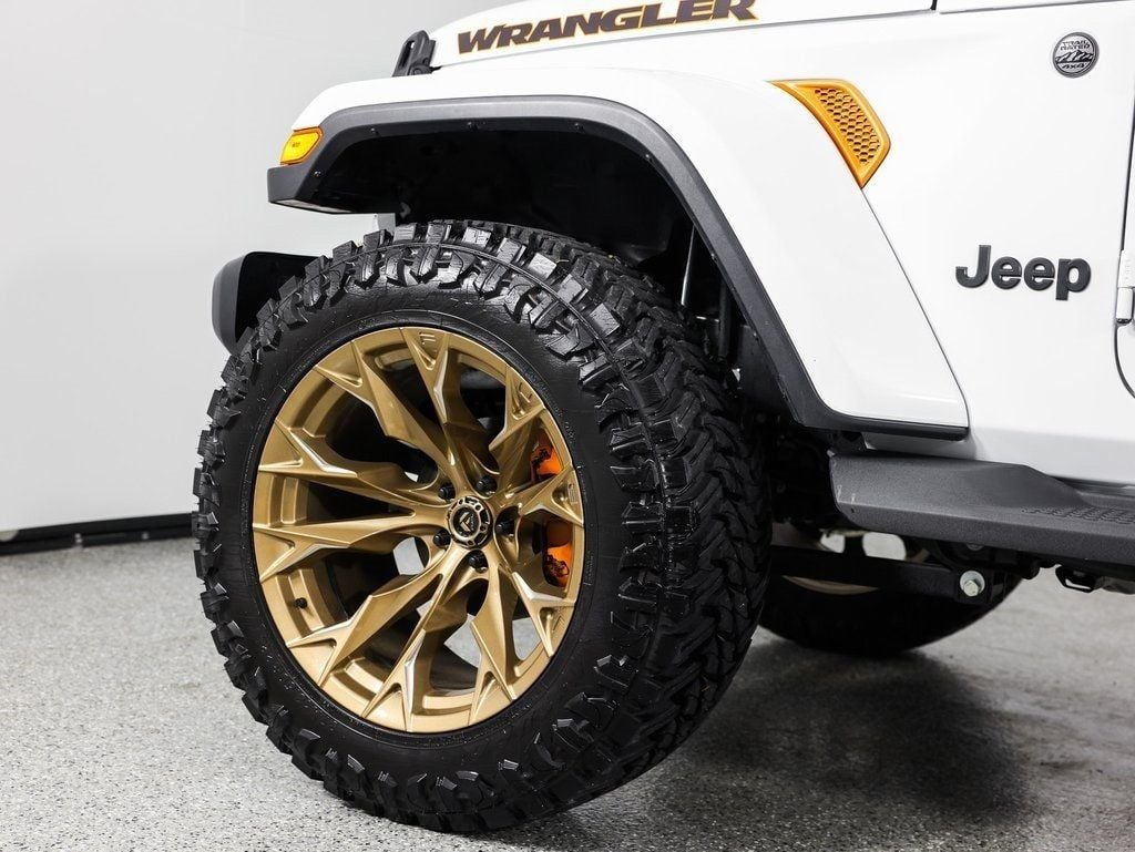 2025 Jeep Wrangler Sahara - 22934388 - 9