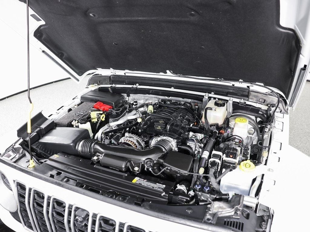2025 Jeep Wrangler Sahara - 22934388 - 10