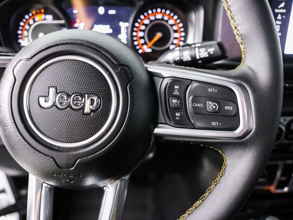 2025 Jeep Wrangler Sahara - 22934388 - 11