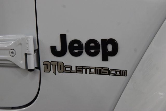 2025 Jeep Wrangler Sahara - 22934388 - 13