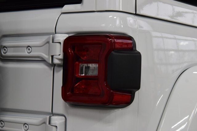 2025 Jeep Wrangler Sahara - 22934388 - 17