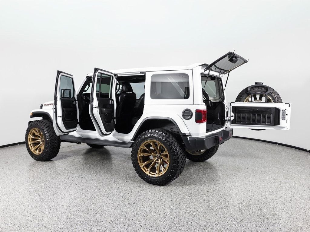 2025 Jeep Wrangler Sahara - 22934388 - 1