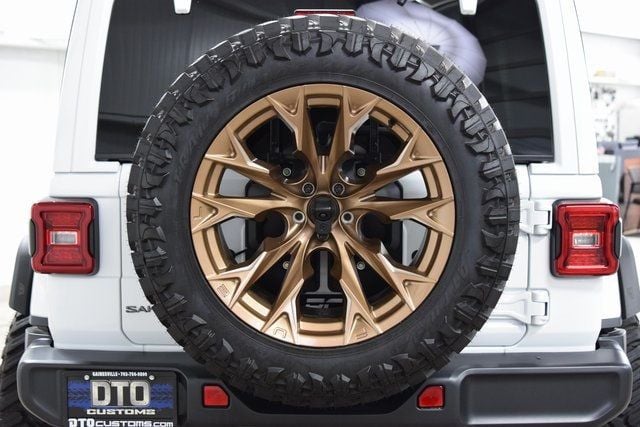 2025 Jeep Wrangler Sahara - 22934388 - 23