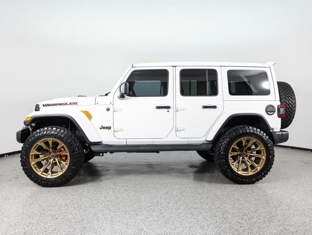 2025 Jeep Wrangler Sahara - 22934388 - 2