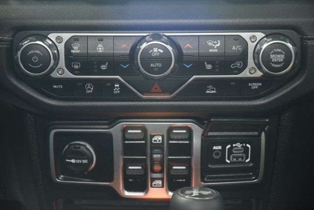 2025 Jeep Wrangler Sahara - 22934388 - 30