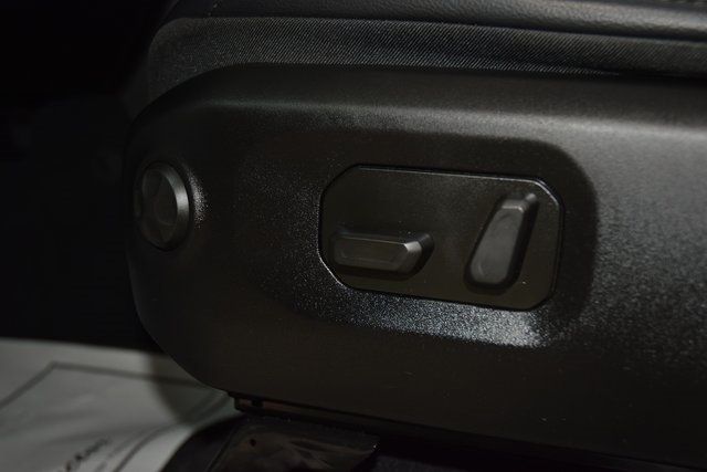 2025 Jeep Wrangler Sahara - 22934388 - 38