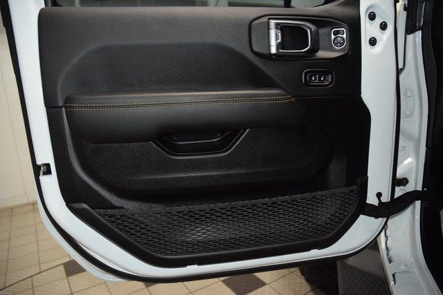 2025 Jeep Wrangler Sahara - 22934388 - 43