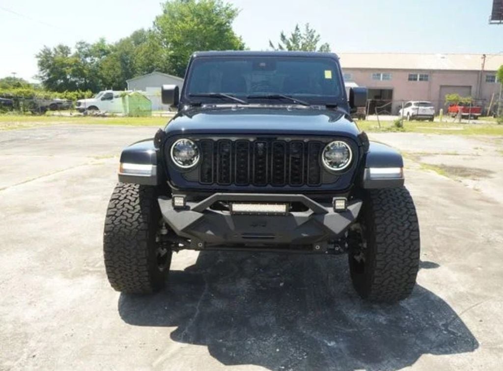 2025 Jeep Wrangler Sahara - 23048260 - 1