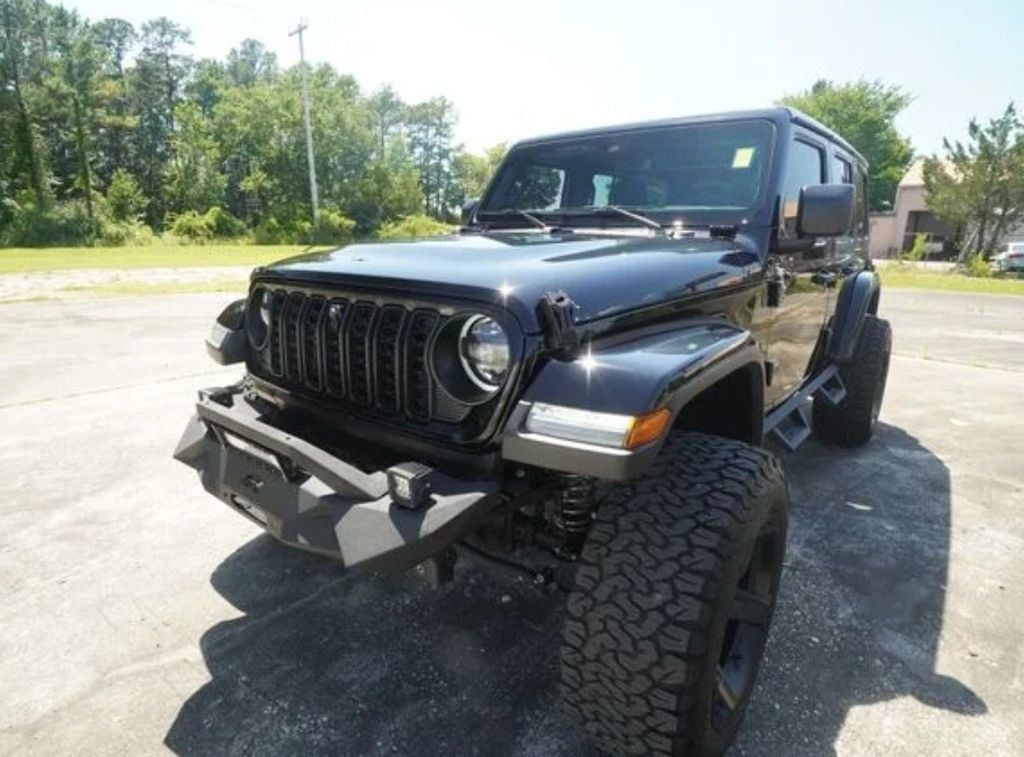 2025 Jeep Wrangler Sahara - 23048260 - 2