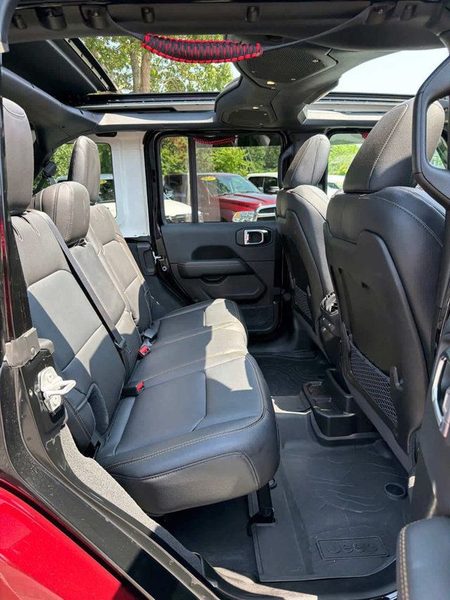 2025 Jeep Wrangler Sahara - 23061451 - 9