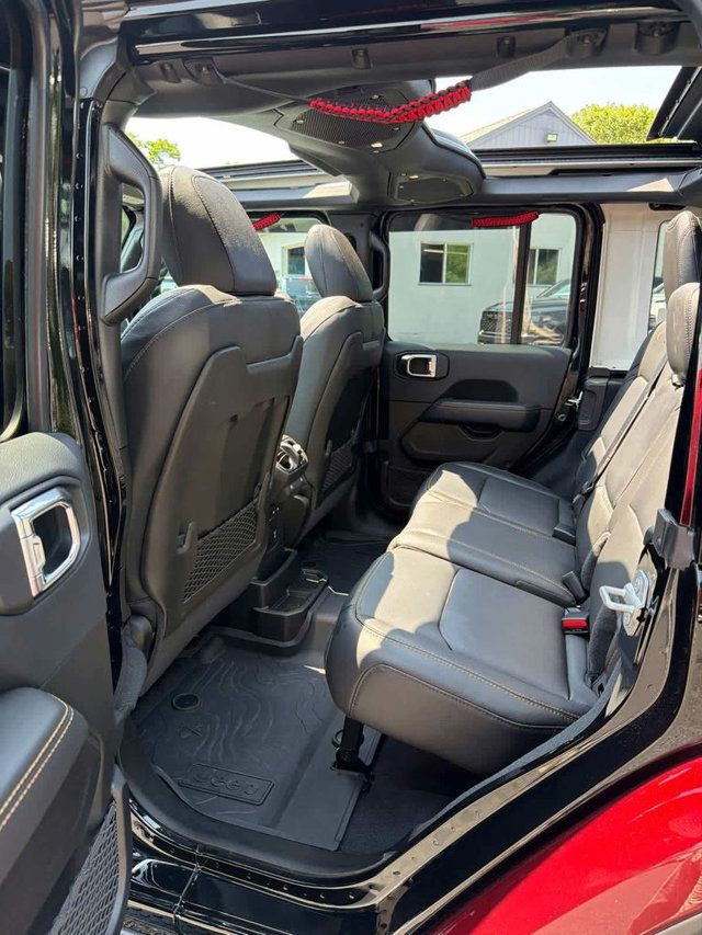 2025 Jeep Wrangler Sahara - 23061451 - 12
