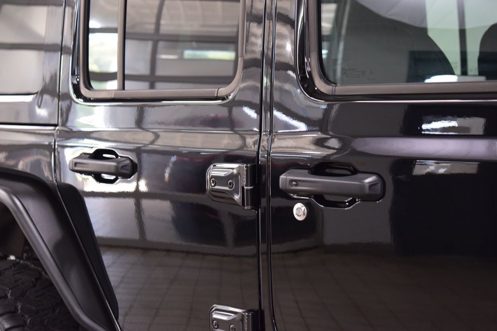 2025 Jeep Wrangler Sahara - 23061451 - 15