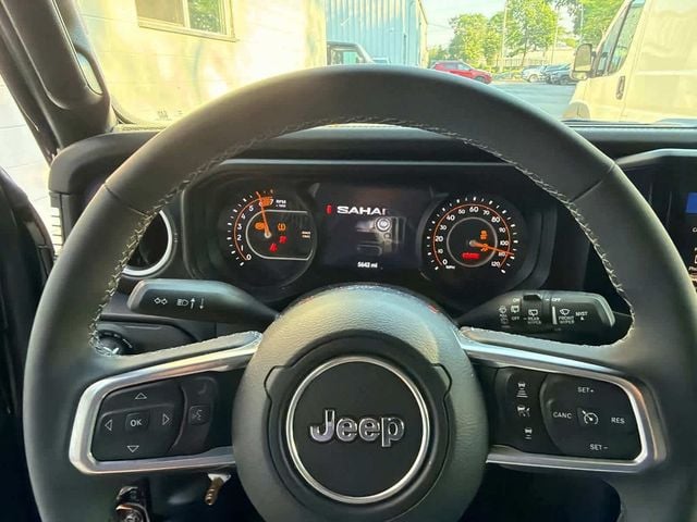 2025 Jeep Wrangler Sahara - 23061451 - 16
