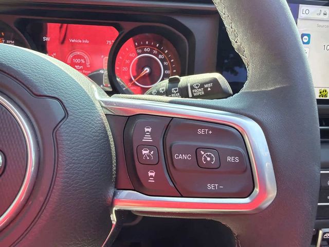 2025 Jeep Wrangler Sahara - 23061451 - 17