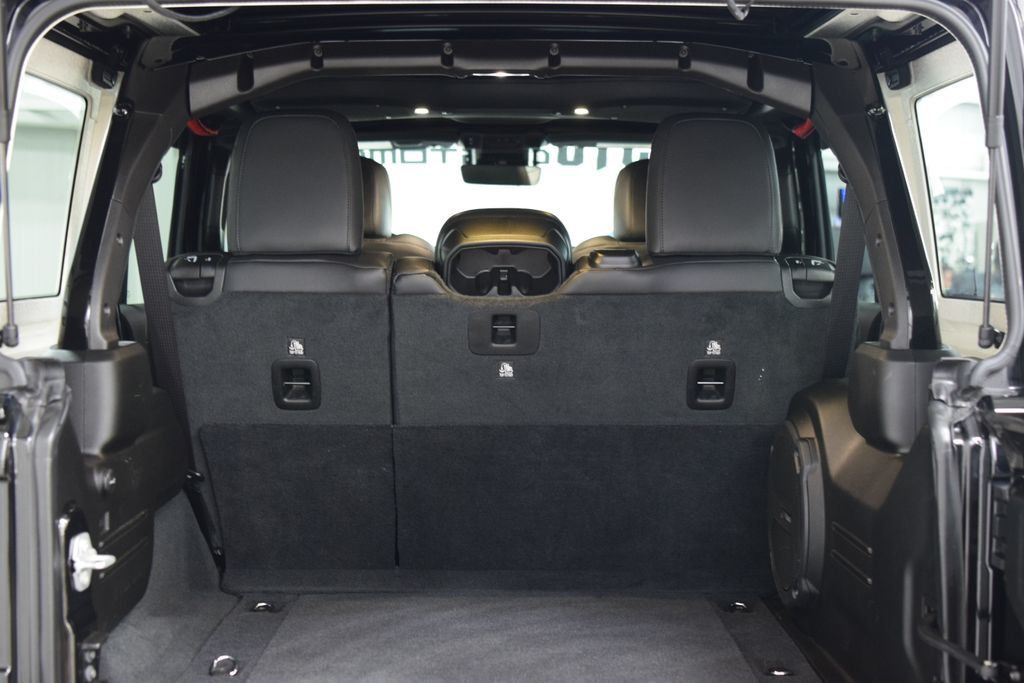 2025 Jeep Wrangler Sahara - 23061451 - 20