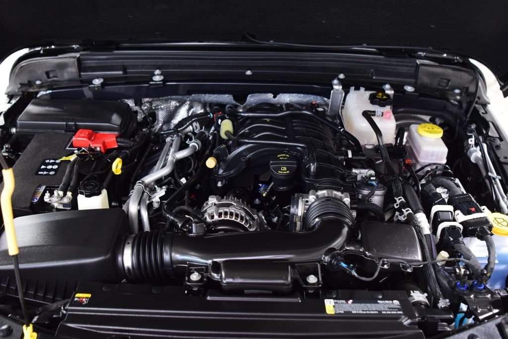 2025 Jeep Wrangler Sahara - 23061451 - 27