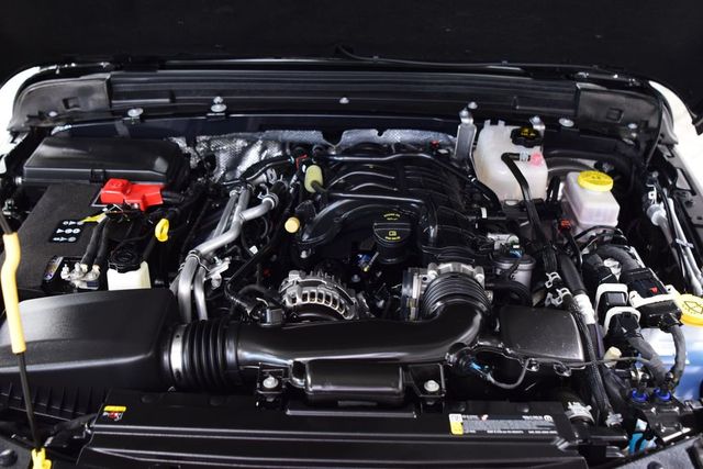 2025 Jeep Wrangler Sahara - 23061451 - 27