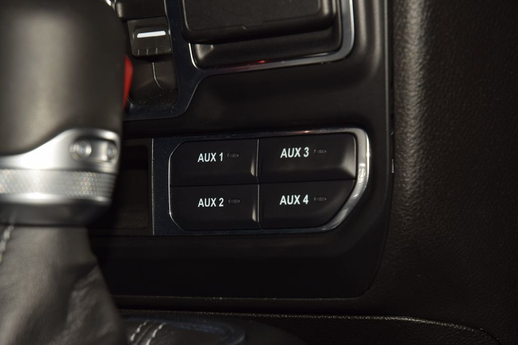 2025 Jeep Wrangler Sahara - 23061451 - 31