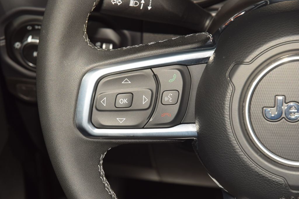 2025 Jeep Wrangler Sahara - 23061451 - 35