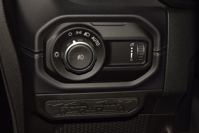 2025 Jeep Wrangler Sahara - 23061451 - 37