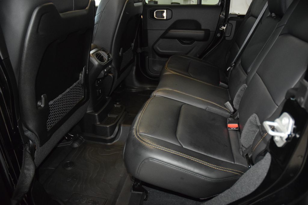 2025 Jeep Wrangler Sahara - 23061451 - 41