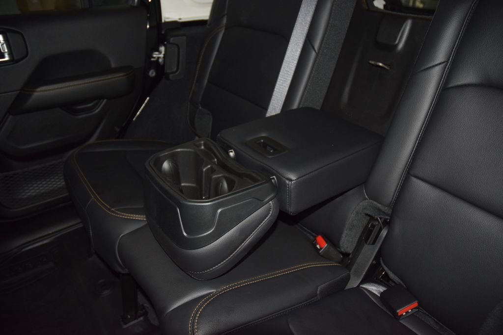 2025 Jeep Wrangler Sahara - 23061451 - 42