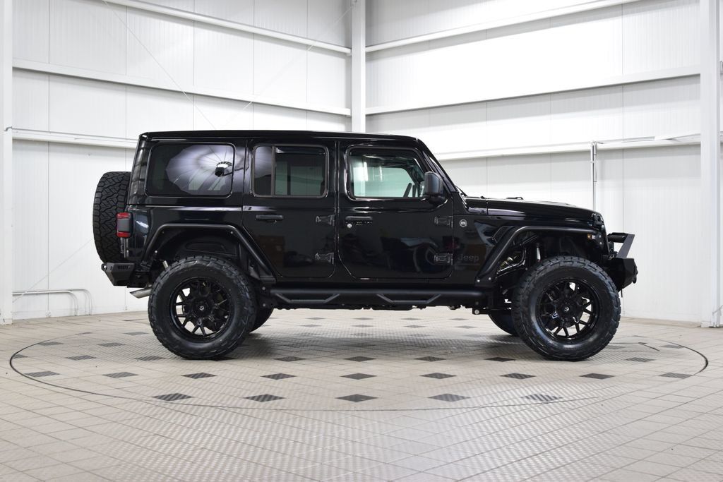 2025 Jeep Wrangler Sahara - 23061451 - 7