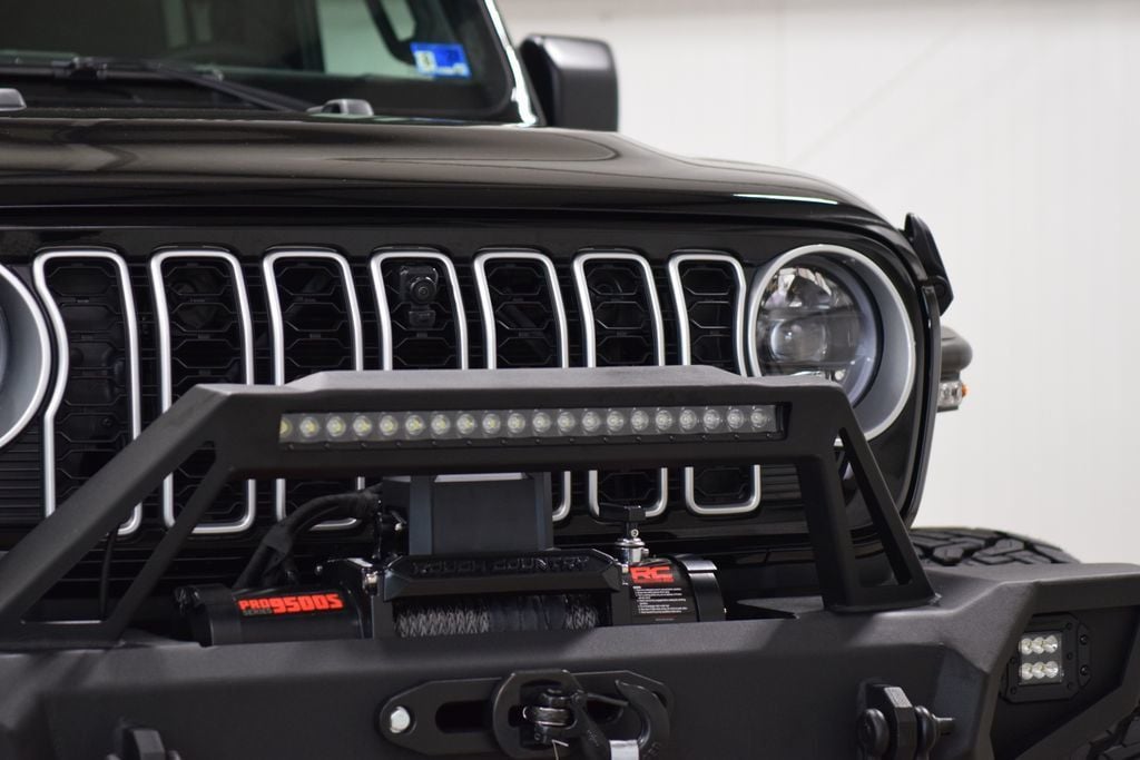 2025 Jeep Wrangler Sahara - 23061451 - 8