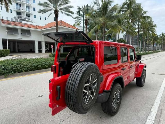 2025 Jeep Wrangler Sahara 4 Door 4x4 - 22952910 - 9