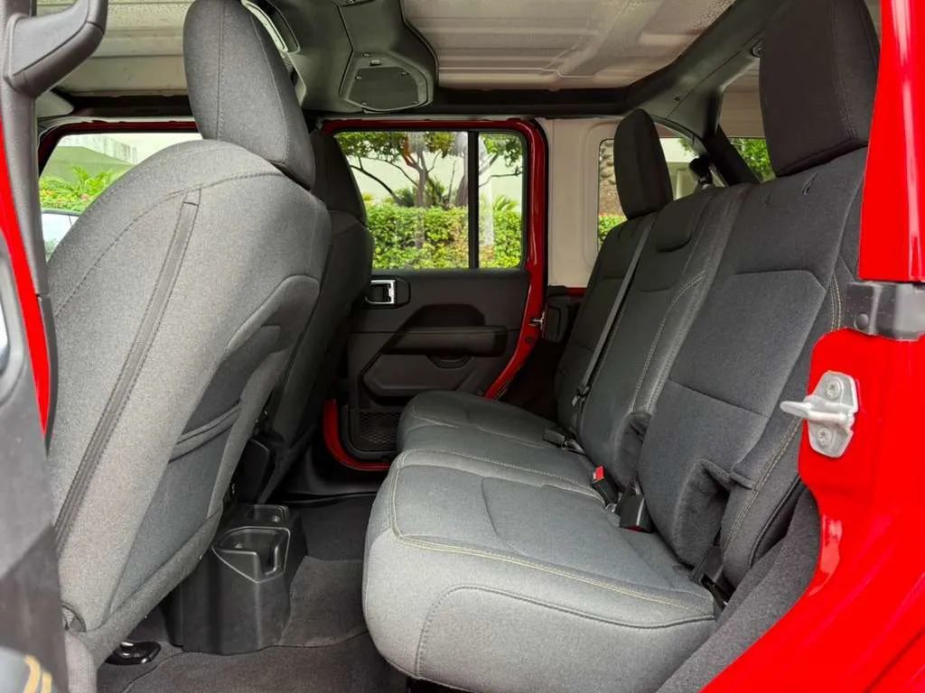 2025 Jeep Wrangler Sahara 4 Door 4x4 - 22952910 - 11