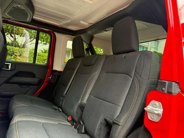 2025 Jeep Wrangler Sahara 4 Door 4x4 - 22952910 - 16